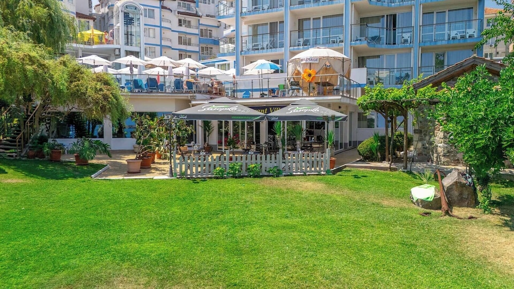 Villa List Hotel — Hotel building in Sozopol, Burgas Region