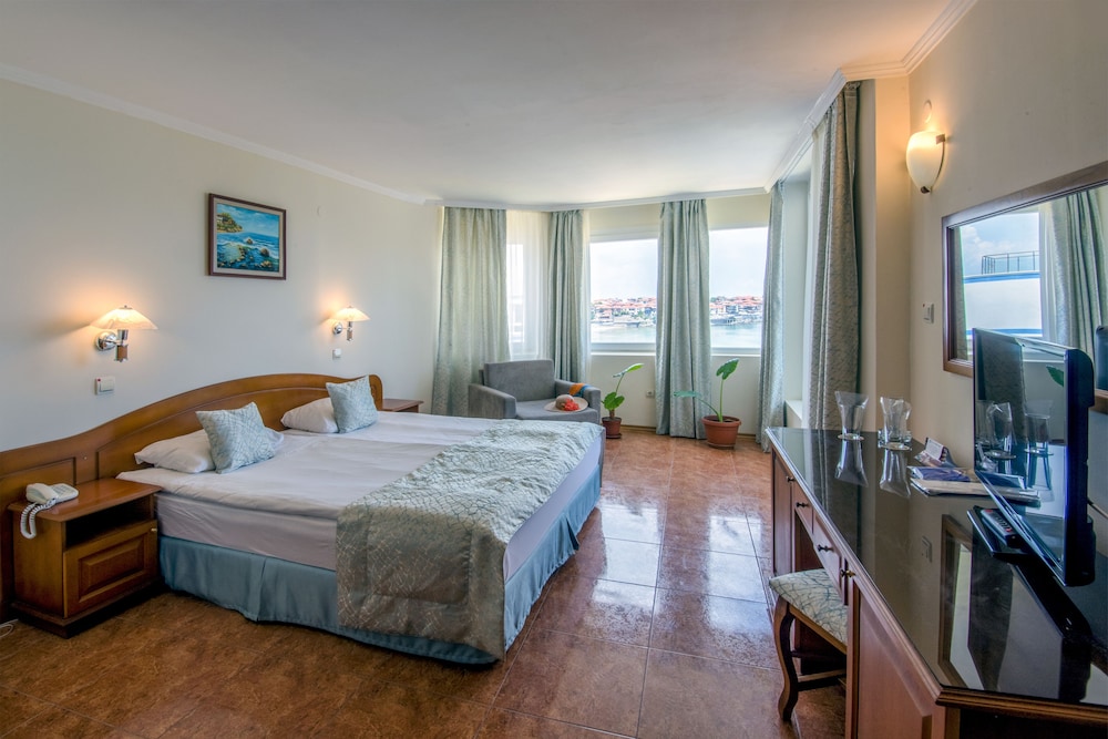Villa List Hotel — Hotel rooms in Sozopol, Burgas Region