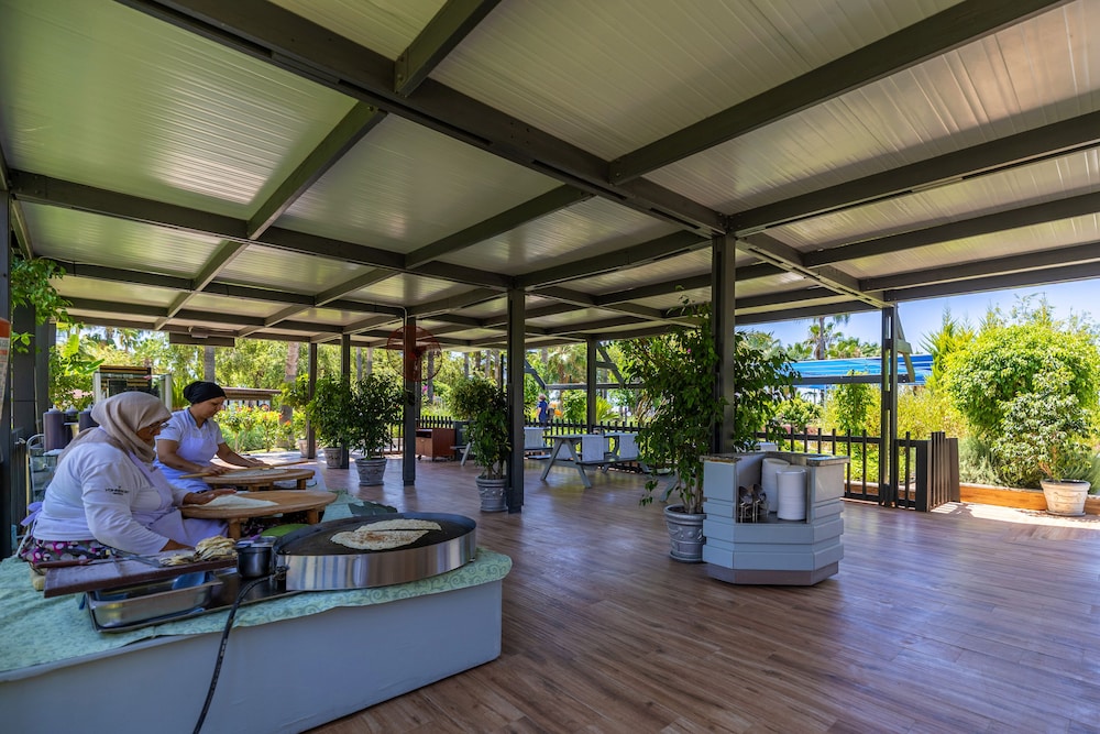 VONRESORT Elite - All Inclusive — Restaurant & bars in Side