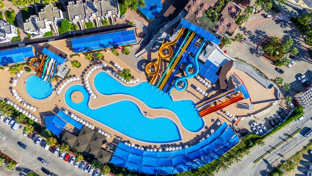 VONRESORT Elite - All Inclusive — Swimming pool in Side