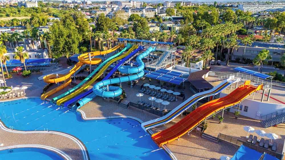 VONRESORT Elite - All Inclusive — Swimming pool in Side