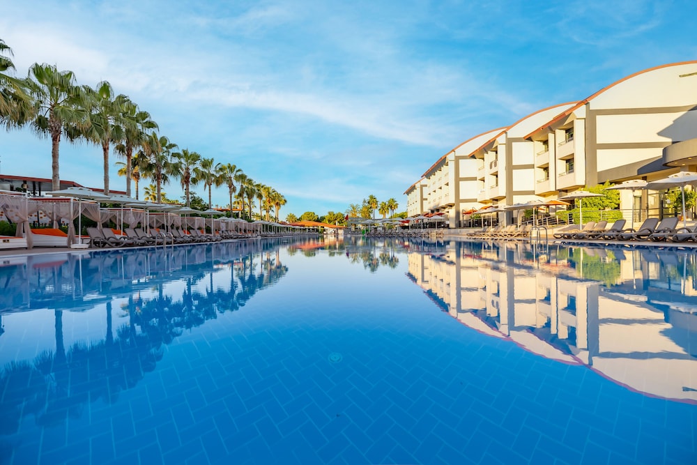 VONRESORT Elite - All Inclusive — Swimming pool in Side