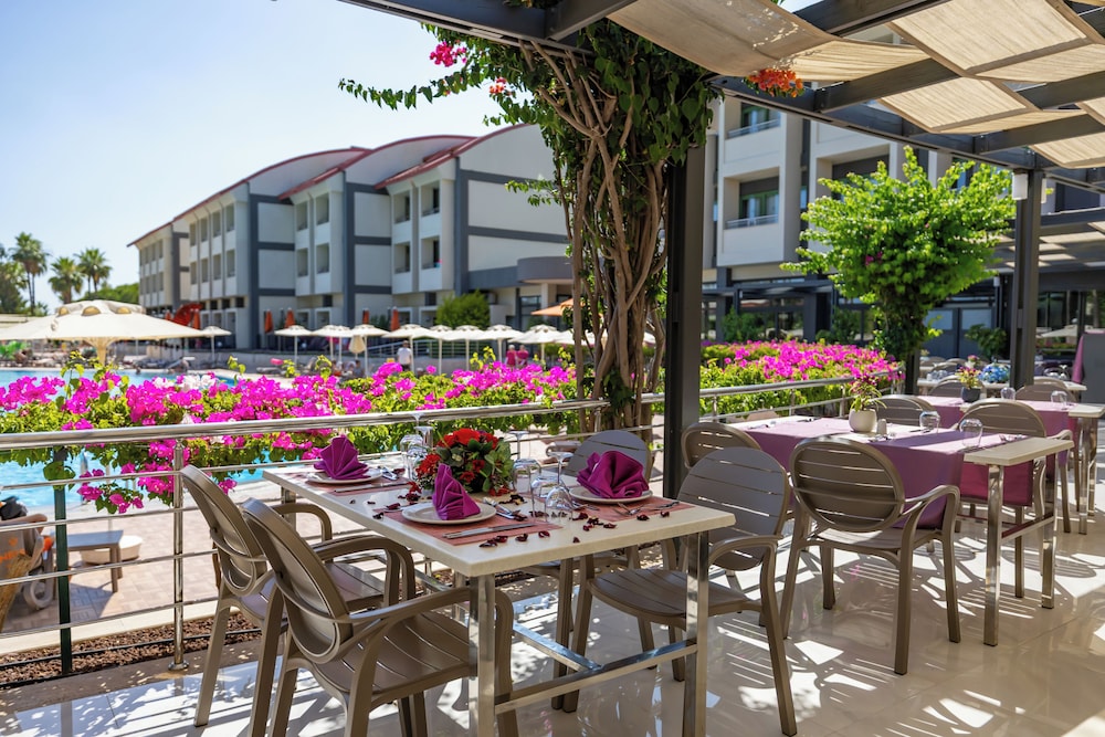 VONRESORT Elite - All Inclusive — Restaurant & bars in Side