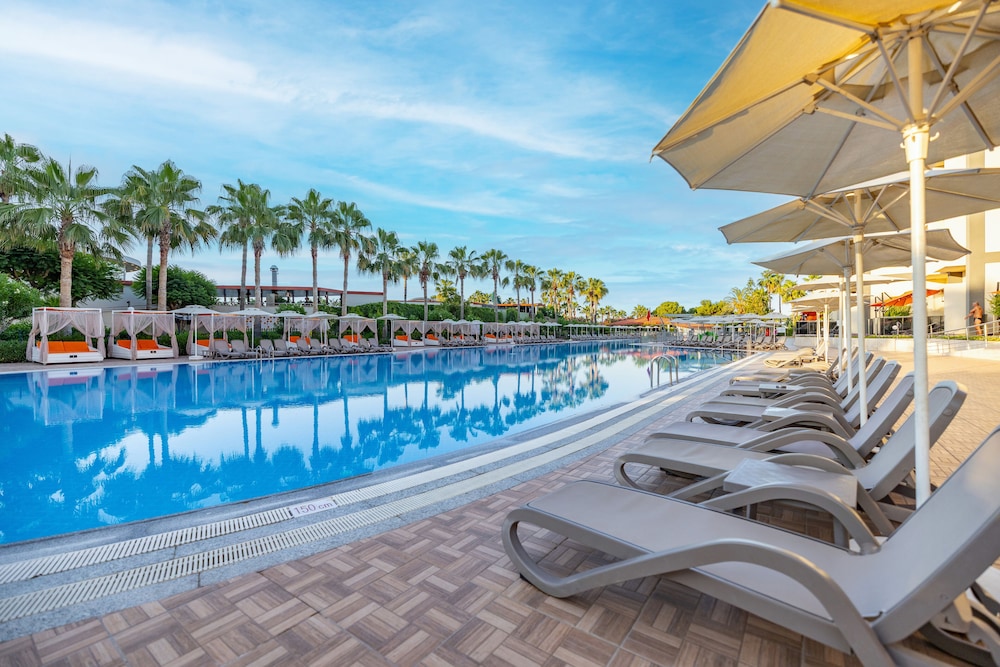 VONRESORT Elite - All Inclusive — Swimming pool in Side