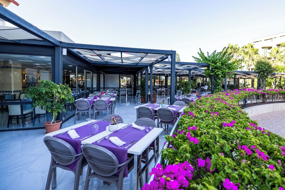 VONRESORT Elite - All Inclusive — Restaurant & bars in Side