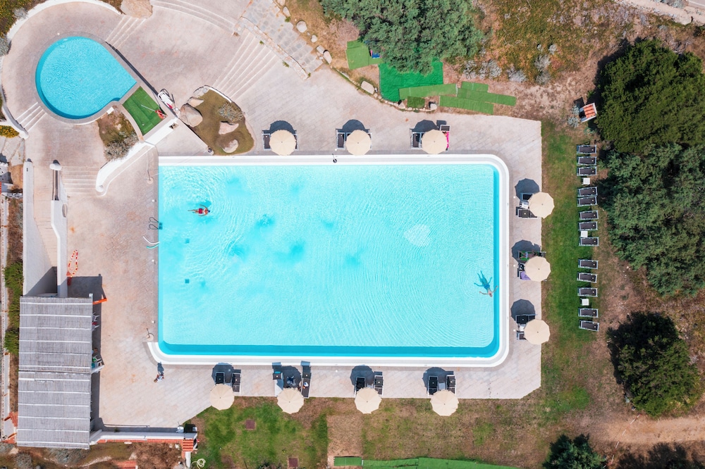 Residence Baia Santa Reparata — Swimming pool in Capo Testa, Sardinia