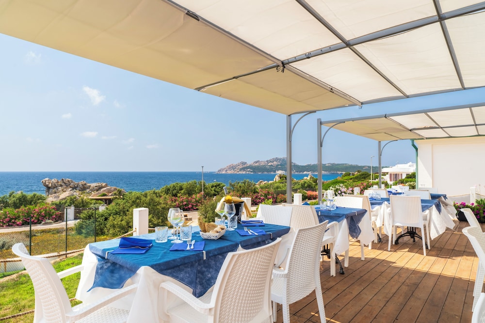 Residence Baia Santa Reparata — Restaurant & bars in Capo Testa, Sardinia