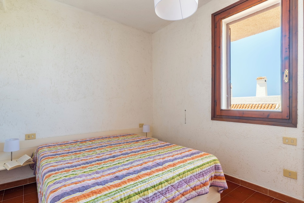 Residence Baia Santa Reparata — Hotel rooms in Capo Testa, Sardinia