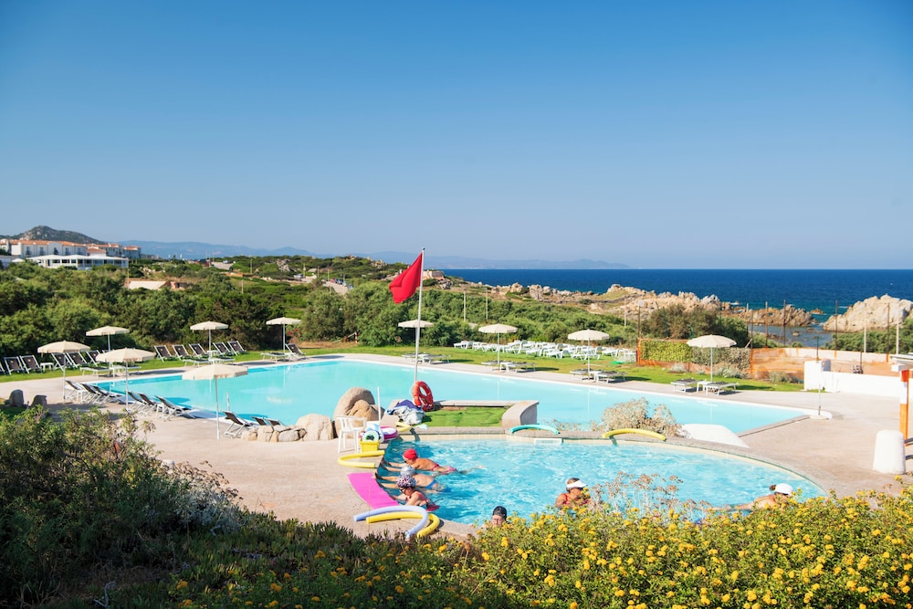 Residence Baia Santa Reparata — Swimming pool in Capo Testa, Sardinia