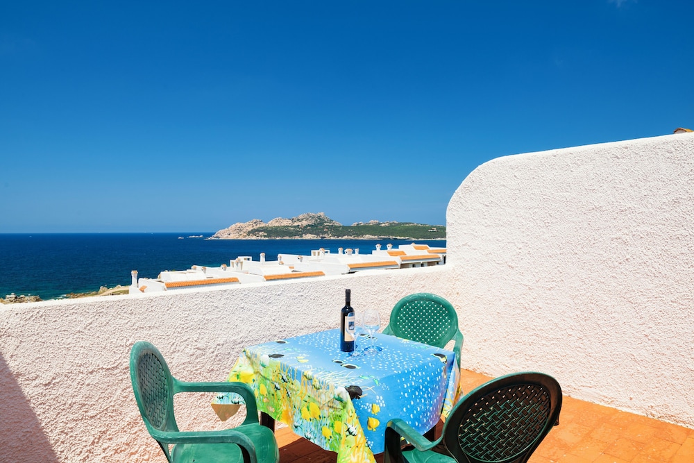 Residence Baia Santa Reparata — Restaurant & bars in Capo Testa, Sardinia