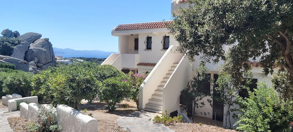 Residence Baia Santa Reparata — Hotel building in Capo Testa, Sardinia