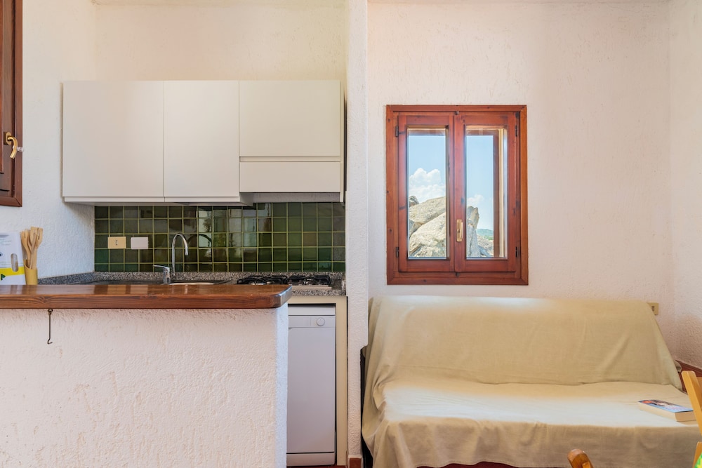 Residence Baia Santa Reparata — Hotel rooms in Capo Testa, Sardinia