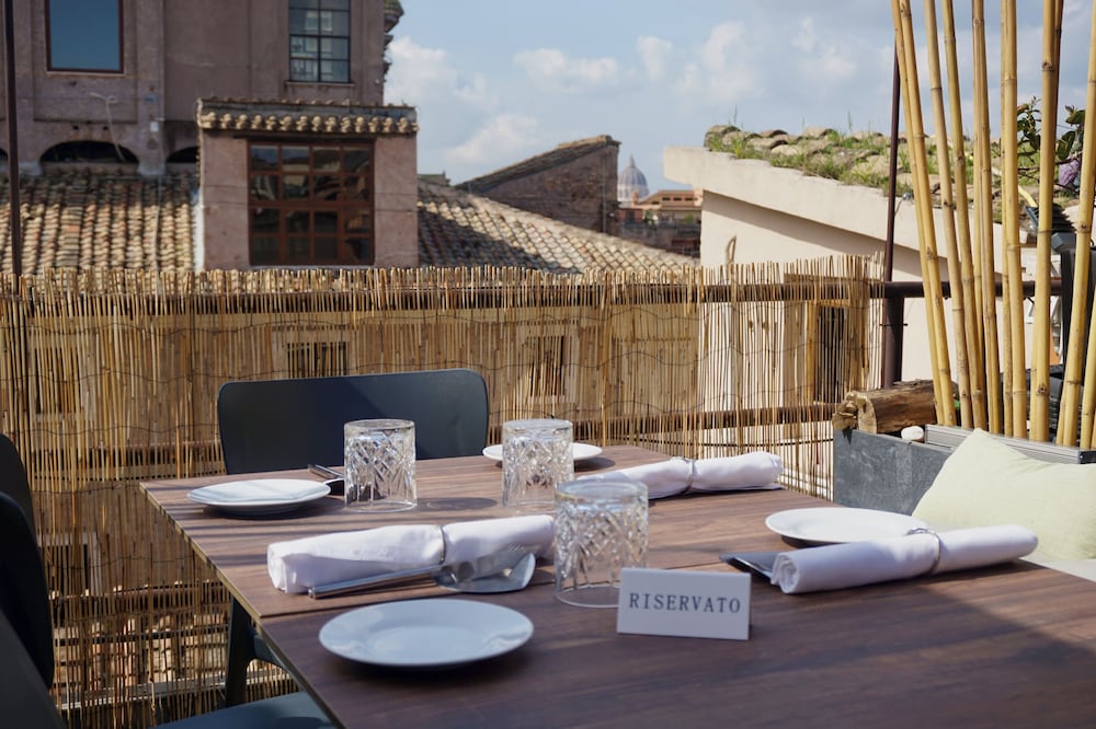 Hotel Caravita — Restaurant & bars in Rome, Lazio