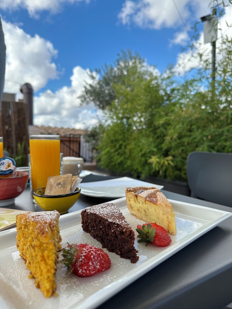 Hotel Caravita — Restaurant & bars in Rome, Lazio