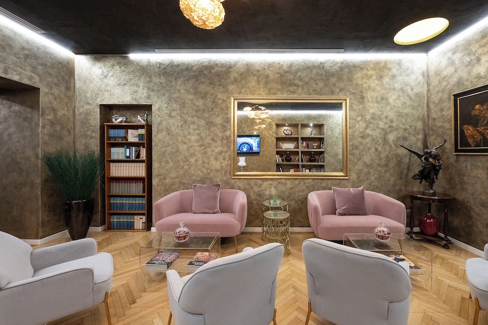 Hotel Caravita — Hotel building in Rome, Lazio