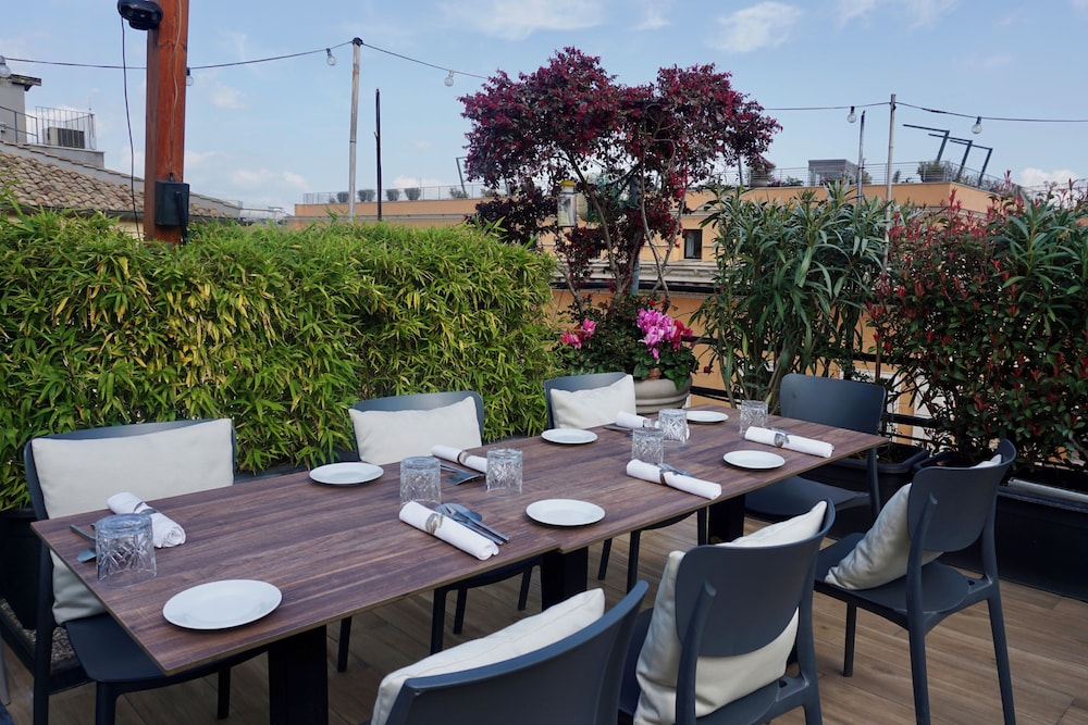 Hotel Caravita — Restaurant & bars in Rome, Lazio