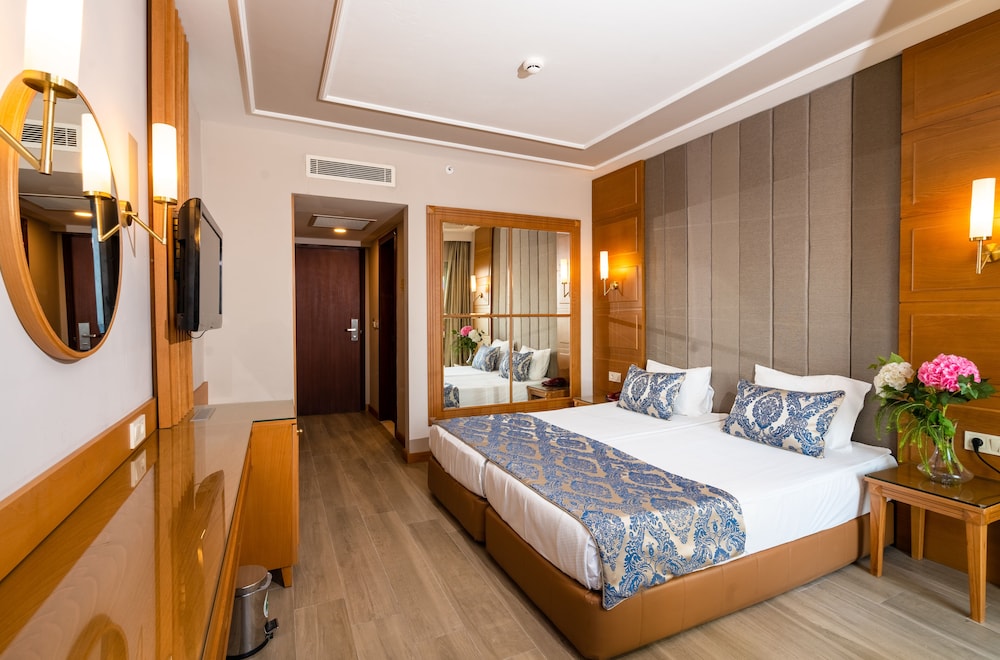 Royal Atlantis Beach — Hotel rooms in Side