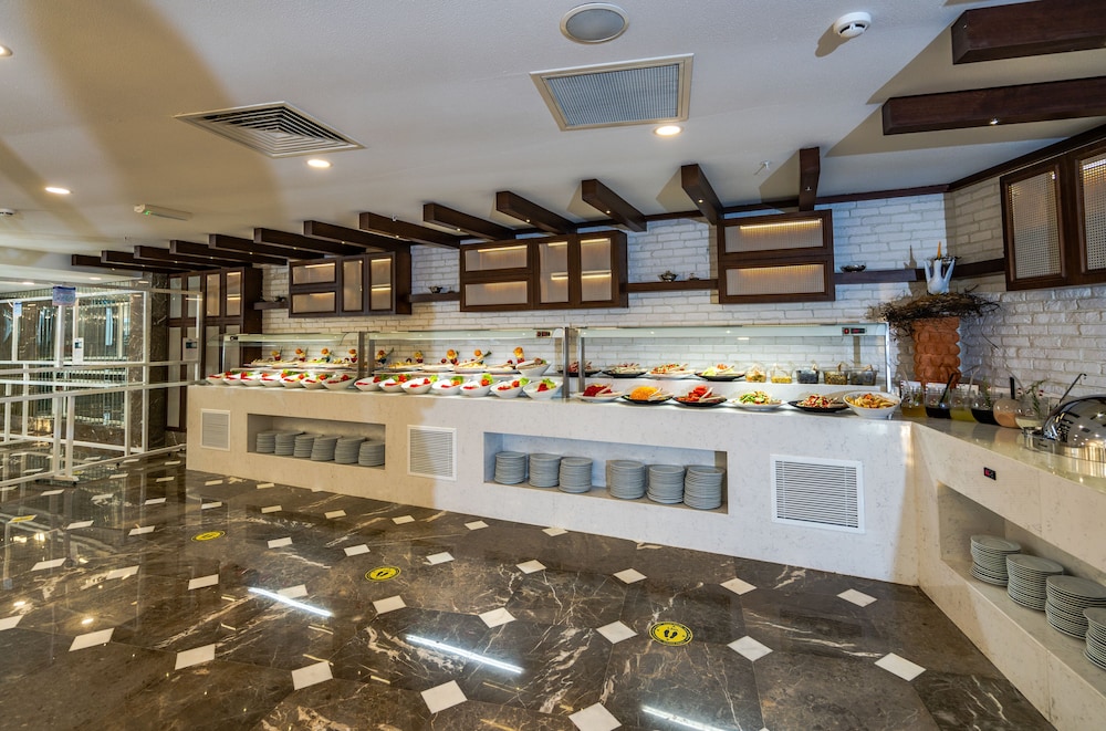 Royal Atlantis Beach — Restaurant & bars in Side