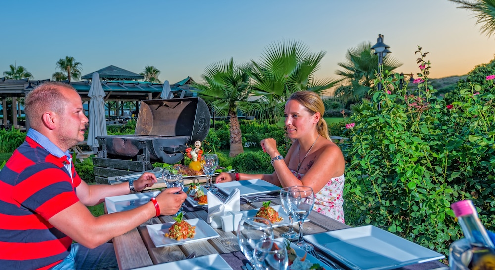 Royal Atlantis Beach — Restaurant & bars in Side
