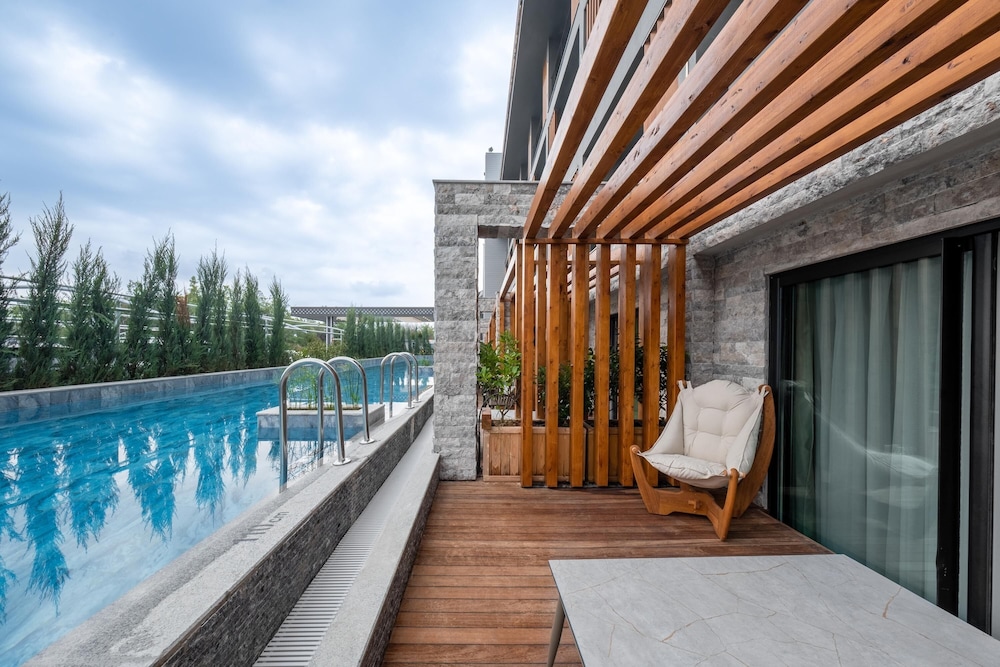 Lago Hotel — Rooms in Side