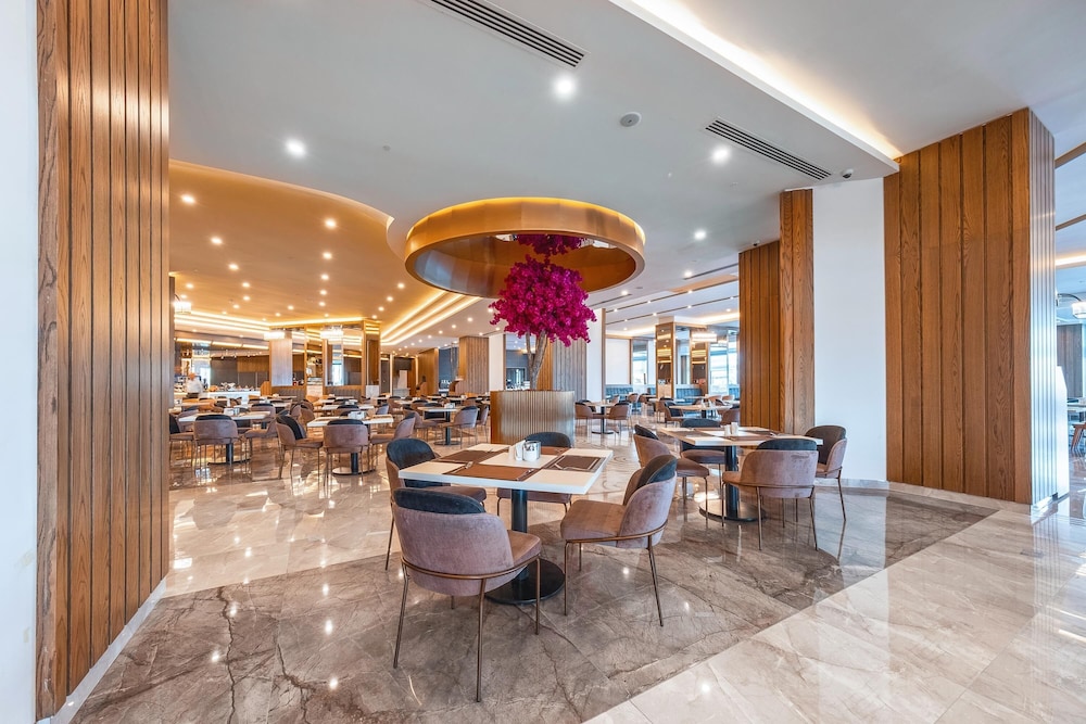 Lago Hotel — Restaurant in Side