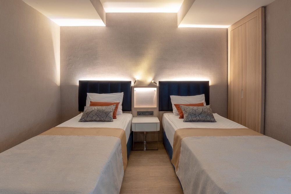 Lago Hotel — Rooms in Side