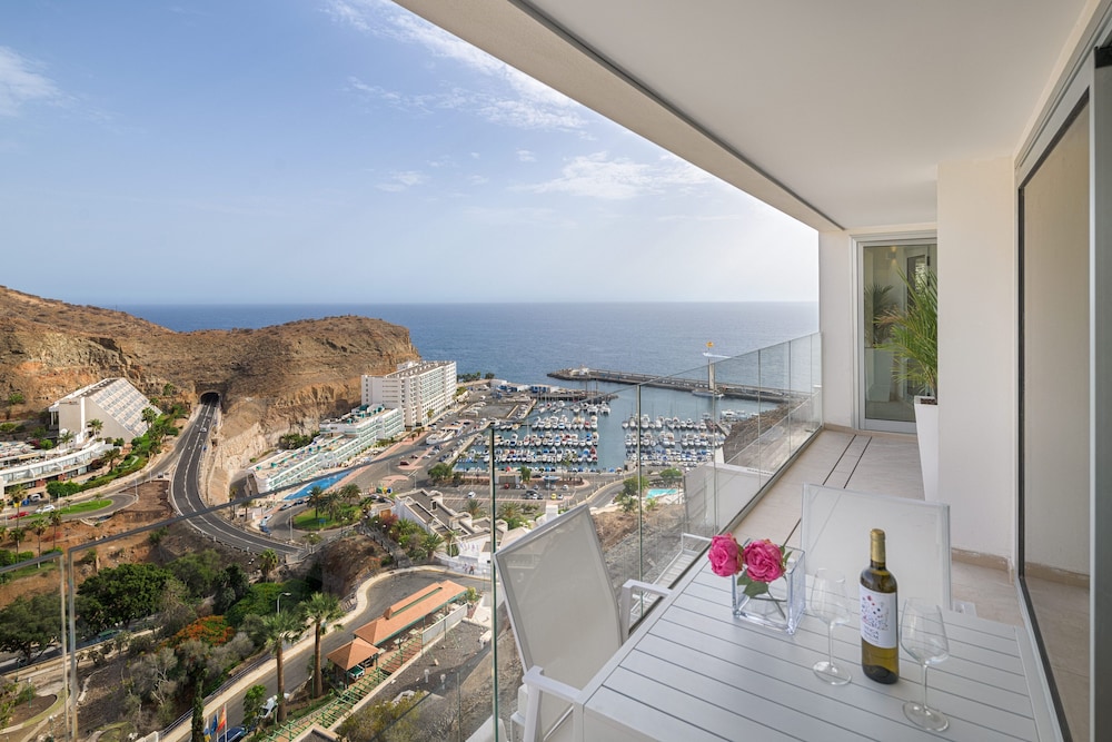 Grand Horizon Luxury Boutique Suites — Attractions in the area in Puerto Rico, Canary Islands