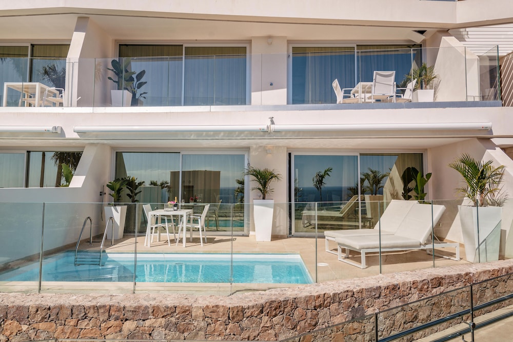 Grand Horizon Luxury Boutique Suites — Hotel building in Puerto Rico, Canary Islands