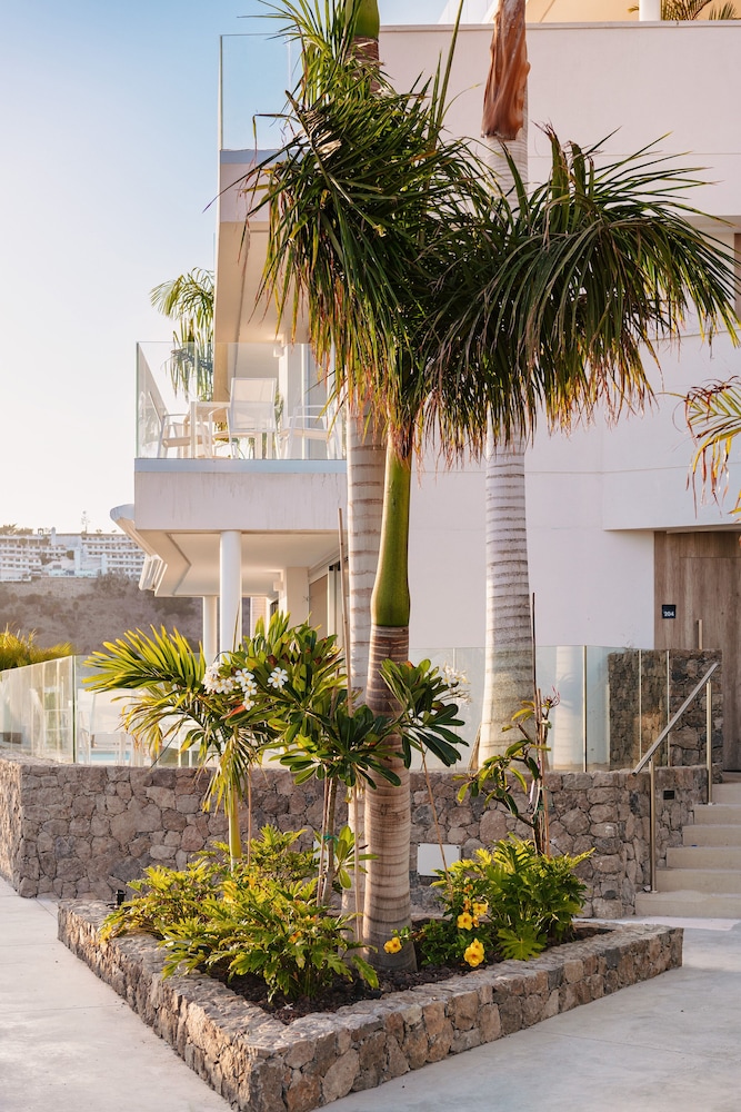 Grand Horizon Luxury Boutique Suites — Hotel building in Puerto Rico, Canary Islands