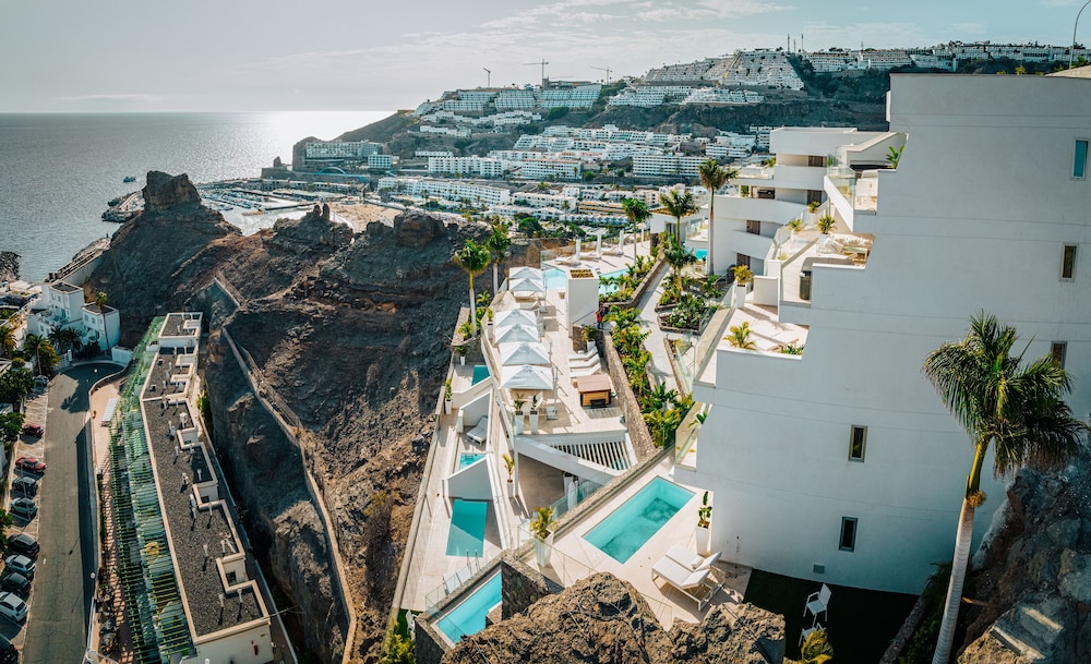 Grand Horizon Luxury Boutique Suites — Hotel building in Puerto Rico, Canary Islands