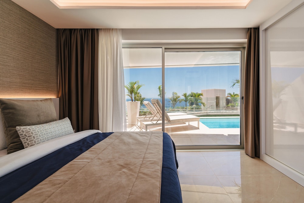 Grand Horizon Luxury Boutique Suites — Hotel rooms in Puerto Rico, Canary Islands