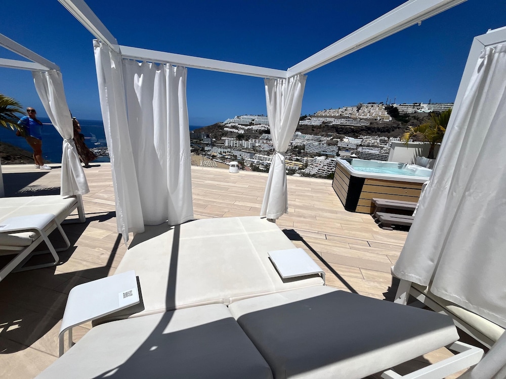 Grand Horizon Luxury Boutique Suites — Spa in Puerto Rico, Canary Islands