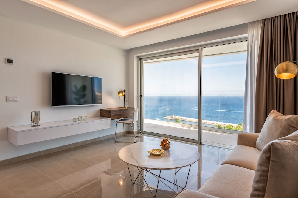 Grand Horizon Luxury Boutique Suites — Hotel rooms in Puerto Rico, Canary Islands