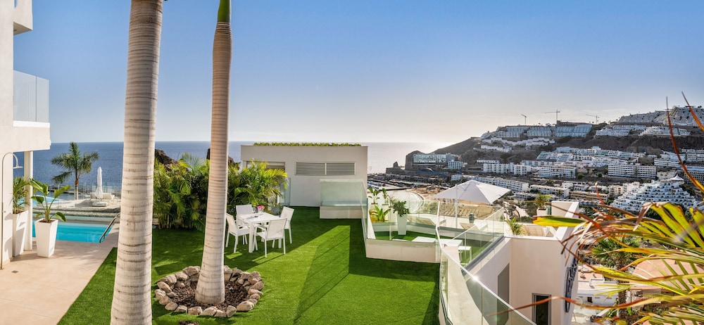 Grand Horizon Luxury Boutique Suites — Hotel building in Puerto Rico, Canary Islands