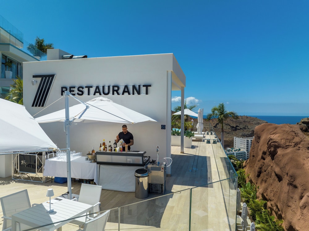 Grand Horizon Luxury Boutique Suites — Restaurant & bars in Puerto Rico, Canary Islands