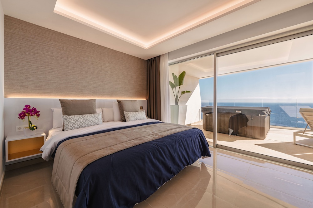 Grand Horizon Luxury Boutique Suites — Hotel rooms in Puerto Rico, Canary Islands