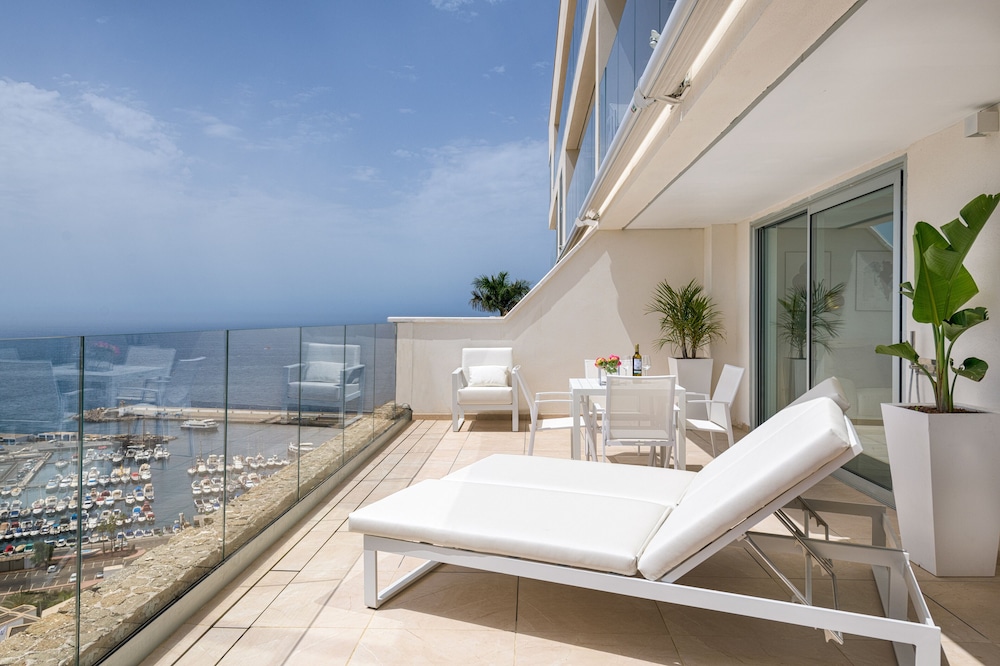Grand Horizon Luxury Boutique Suites — Hotel building in Puerto Rico, Canary Islands