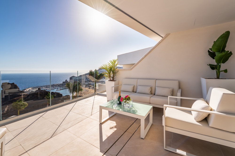 Grand Horizon Luxury Boutique Suites — Hotel building in Puerto Rico, Canary Islands