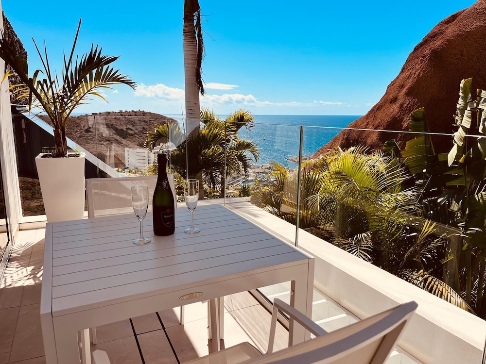 Grand Horizon Luxury Boutique Suites — Attractions in the area in Puerto Rico, Canary Islands