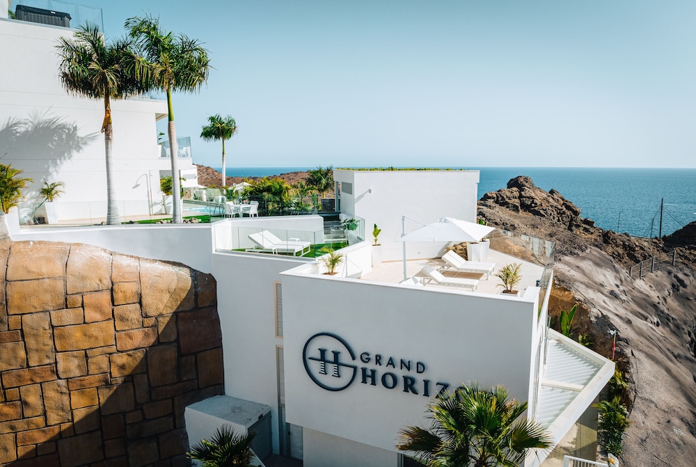 Grand Horizon Luxury Boutique Suites — Hotel building in Puerto Rico, Canary Islands