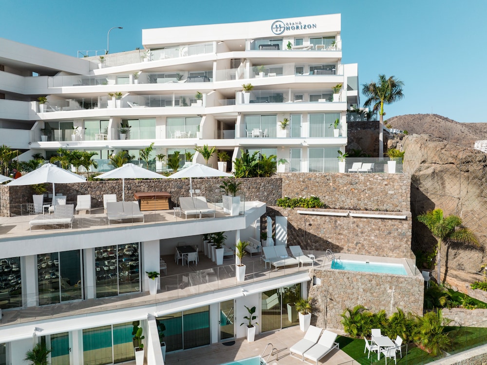 Grand Horizon Luxury Boutique Suites — Hotel building in Puerto Rico, Canary Islands
