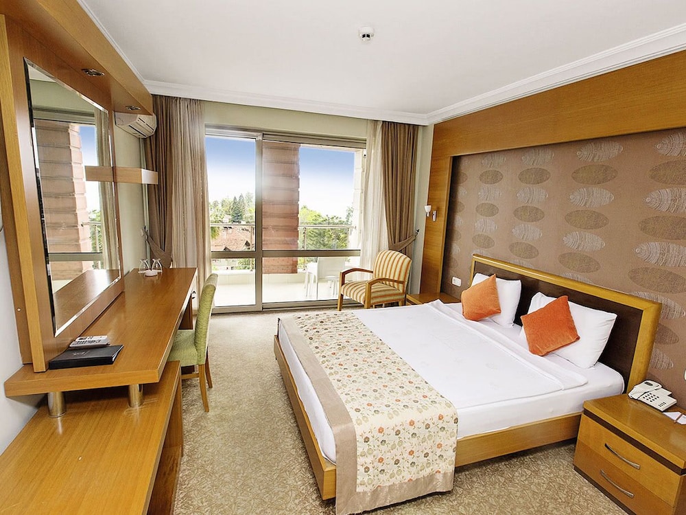 Sırma Hotel — Hotel rooms in Side