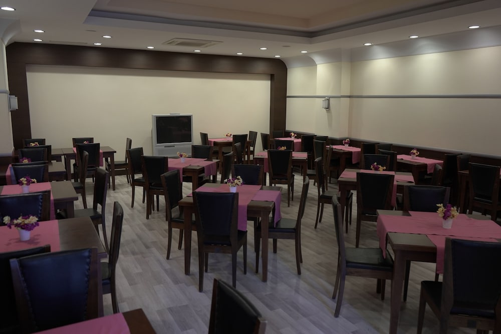 Sırma Hotel — Restaurant & bars in Side