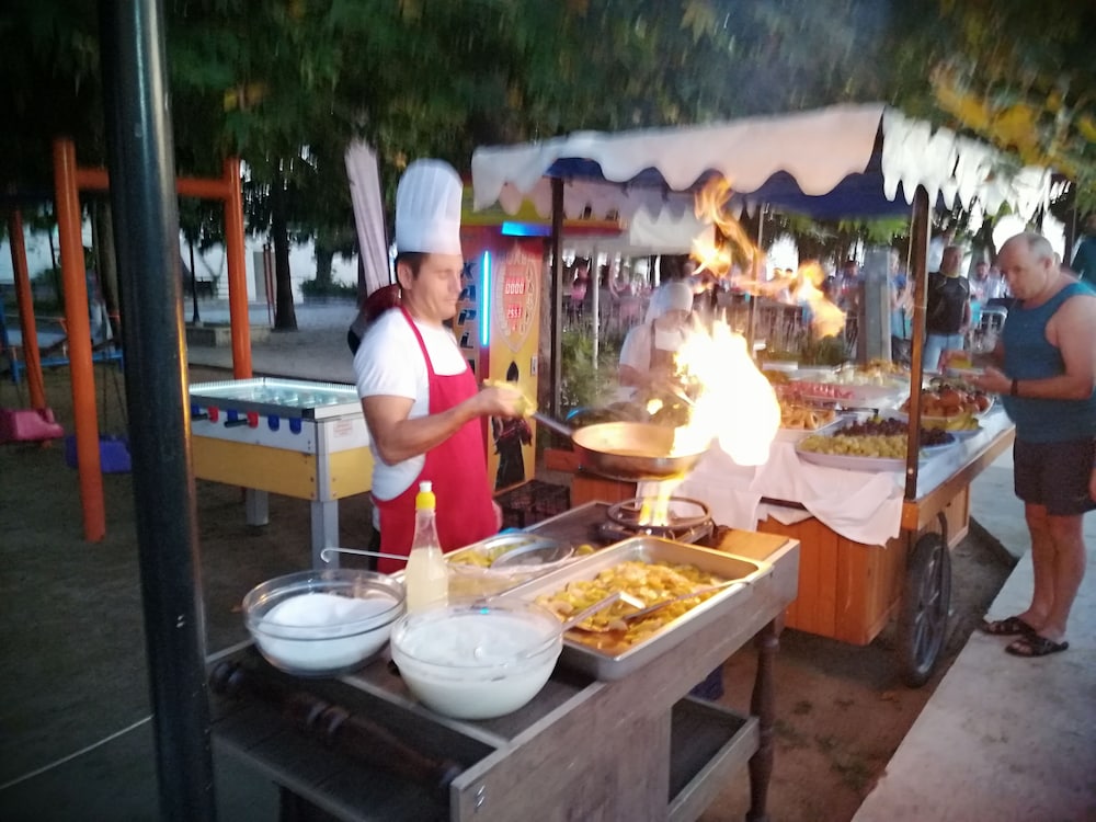 Sırma Hotel — Restaurant & bars in Side