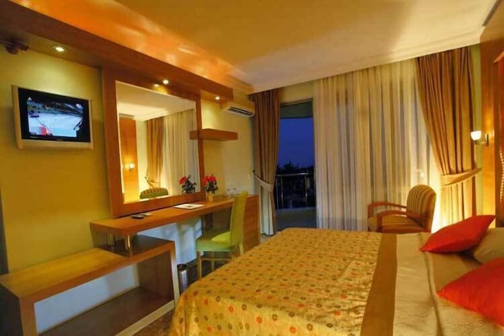 Sırma Hotel — Hotel rooms in Side