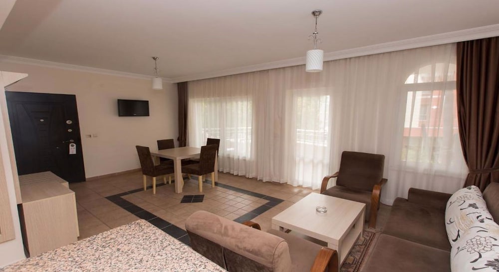 Sırma Hotel — Hotel rooms in Side