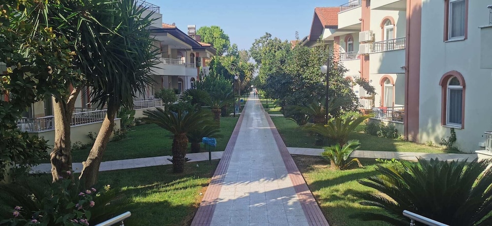 Sırma Hotel — Hotel building in Side