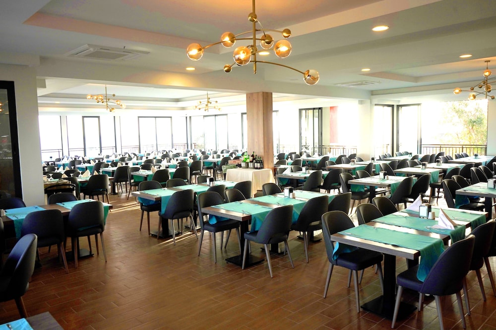 Sırma Hotel — Restaurant & bars in Side