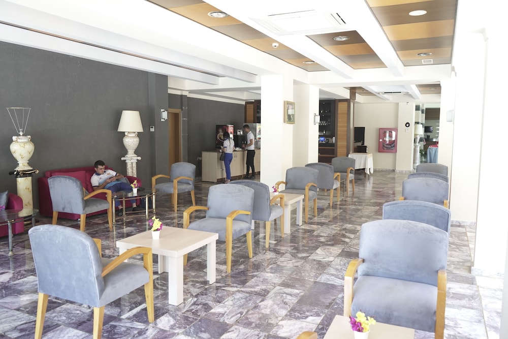 Sırma Hotel — Hotel building in Side