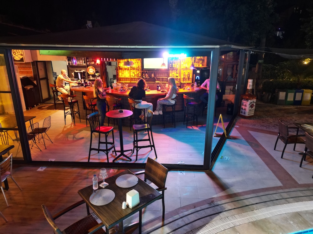 Lemas Suite Hotel — Restaurant & bars in Side